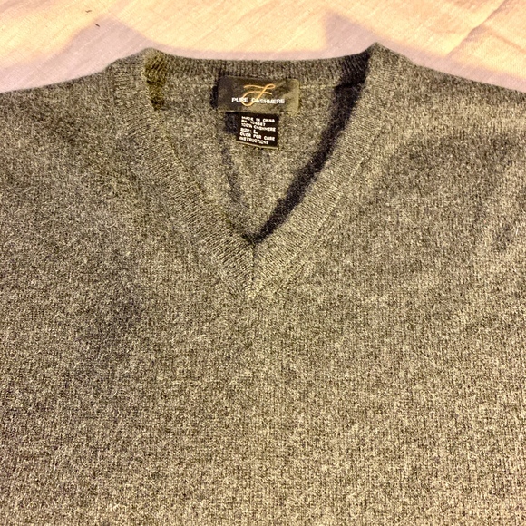 BEST FULL BODY CASHMERE SWEATER. NOT SKIMPY - Picture 1 of 5